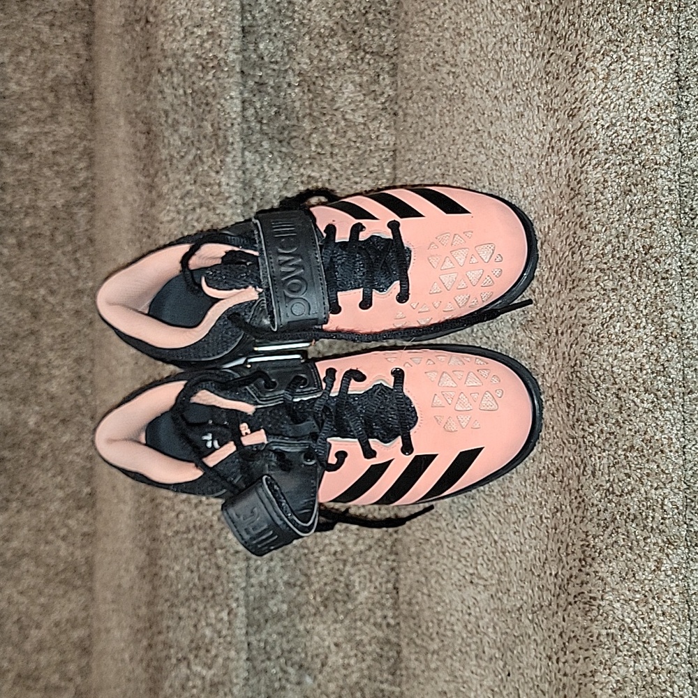 Powerlifting shoes